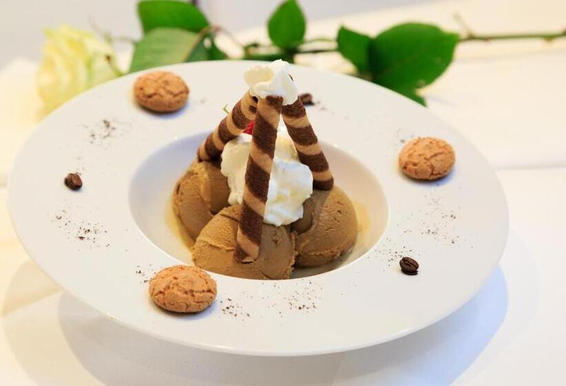 호텔 Cavallino Bianco   Weisses Roessl