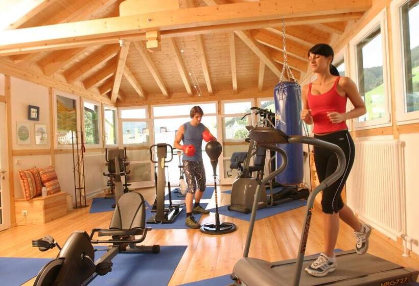 בית מלון כפרי Cavallino Bianco   Weisses Roessl