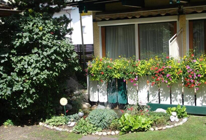 호텔 Cavallino Bianco   Weisses Roessl