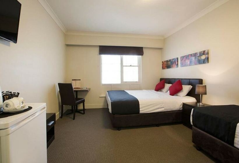 בית מלון כפרי Enfield