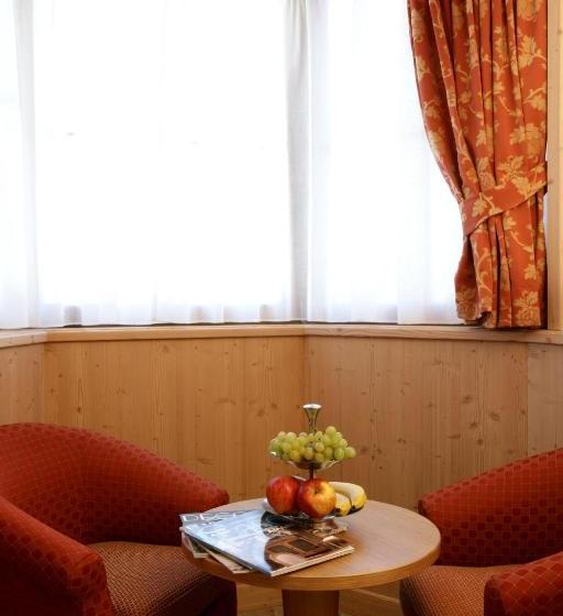 בית מלון כפרי Garni La Roccia