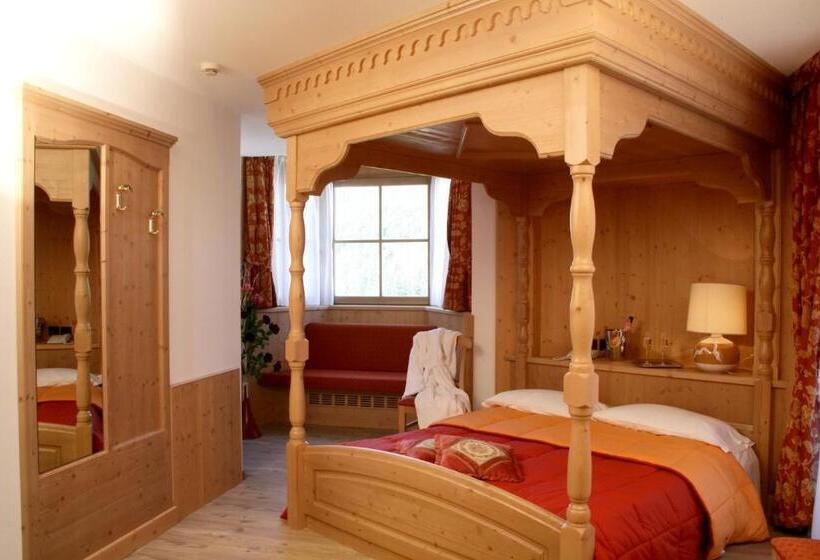 בית מלון כפרי Garni La Roccia