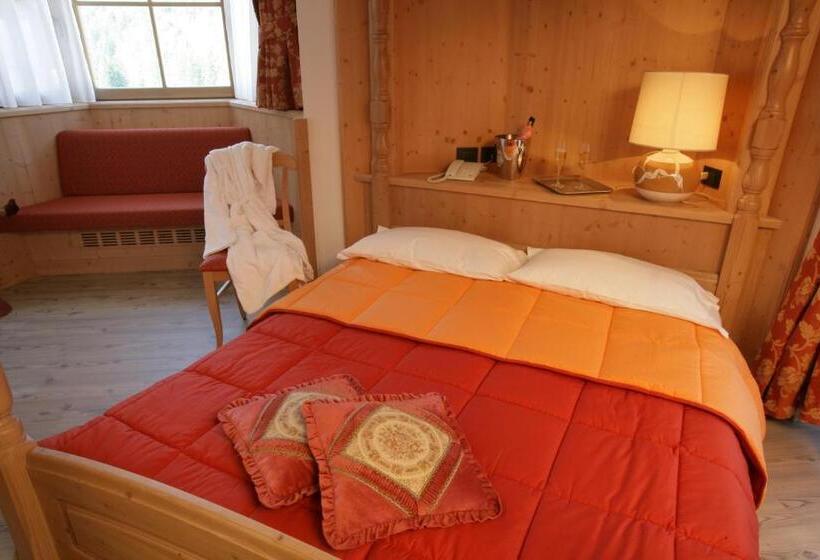 בית מלון כפרי Garni La Roccia