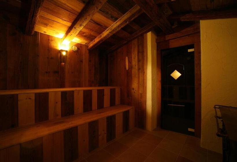 בית מלון כפרי Garni La Roccia