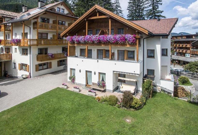 בית מלון כפרי Garnì Lasteis B&b   Apartments