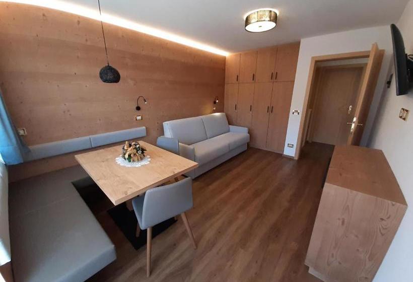 호텔 Garnì Lasteis B&b   Apartments