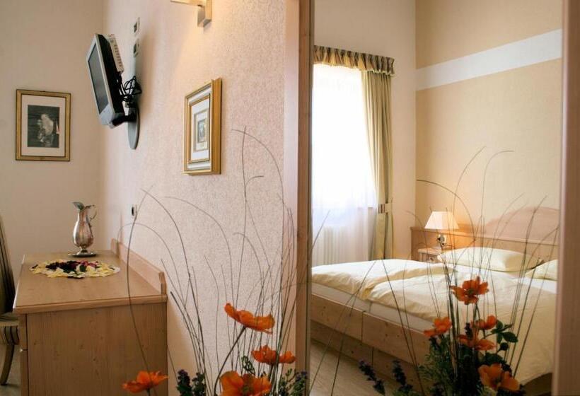 בית מלון כפרי Rifugio Solander