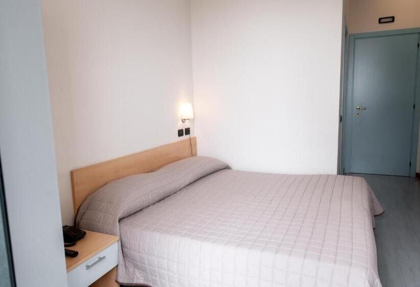 호텔 Ristorante Da Tonino