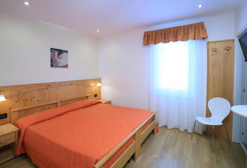 בית מלון כפרי Stella Alpina