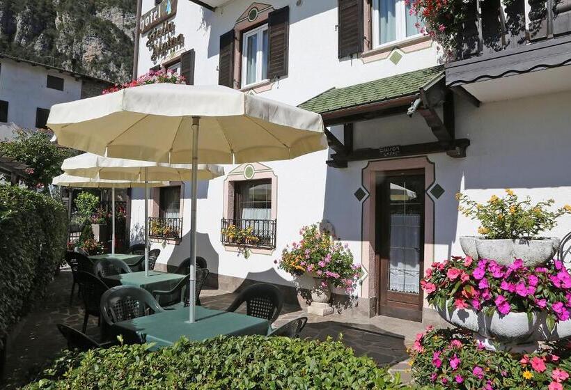 בית מלון כפרי Stella Alpina