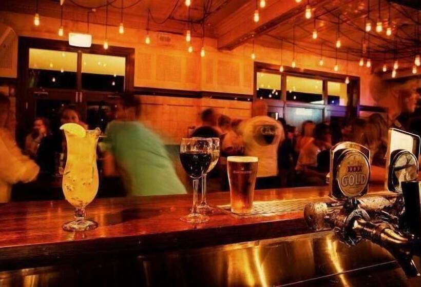 هتل The Burwood Inn