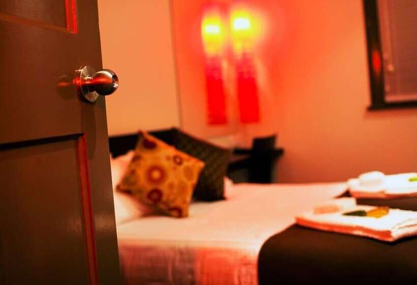 هتل The Burwood Inn