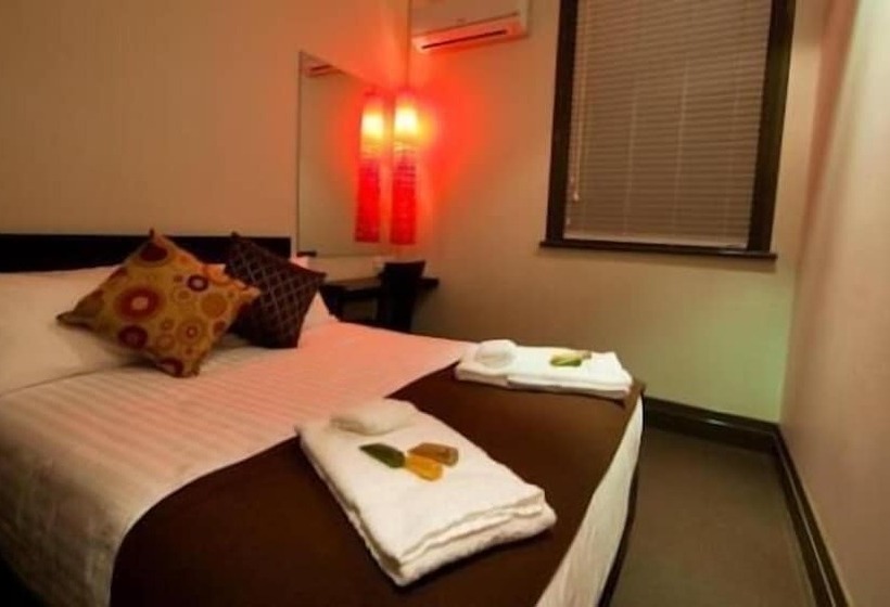 هتل The Burwood Inn