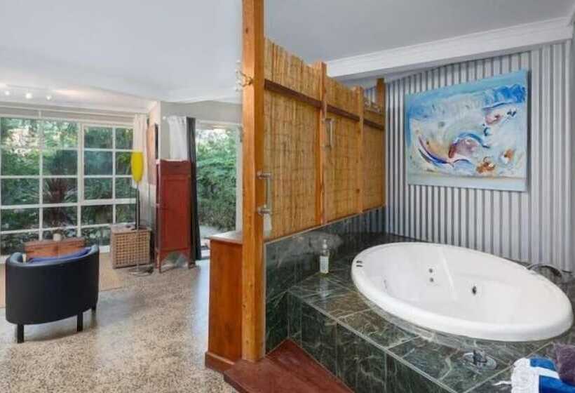 호텔 The Castle  Villa By The Sea