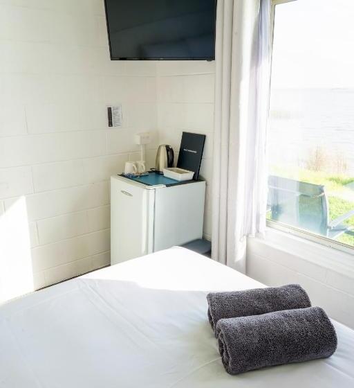 Meningie Waterfront Motel