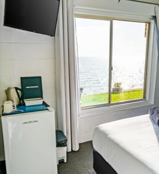 Meningie Waterfront Motel