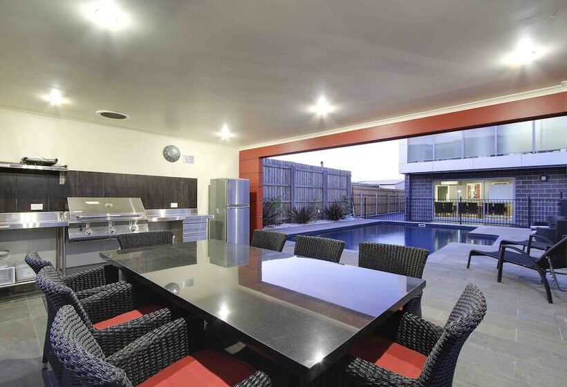 مُتل Bridges On Argyle