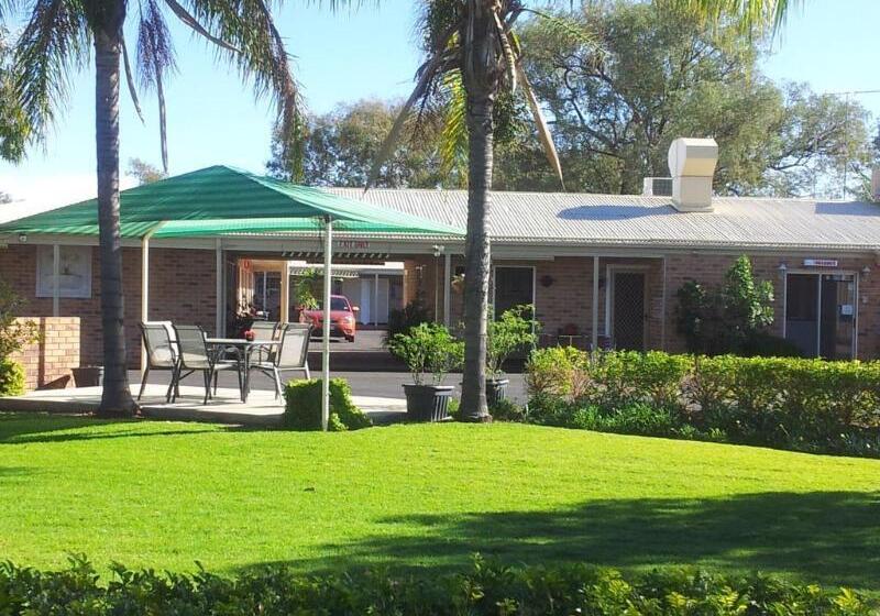مُتل Charleville Waltzing Matilda Motor Inn