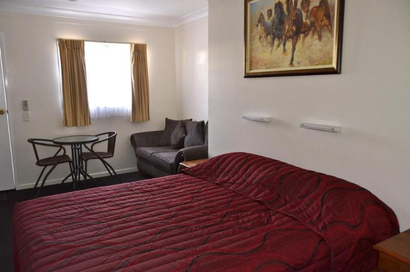 汽车旅馆  Charleville Waltzing Matilda Motor Inn