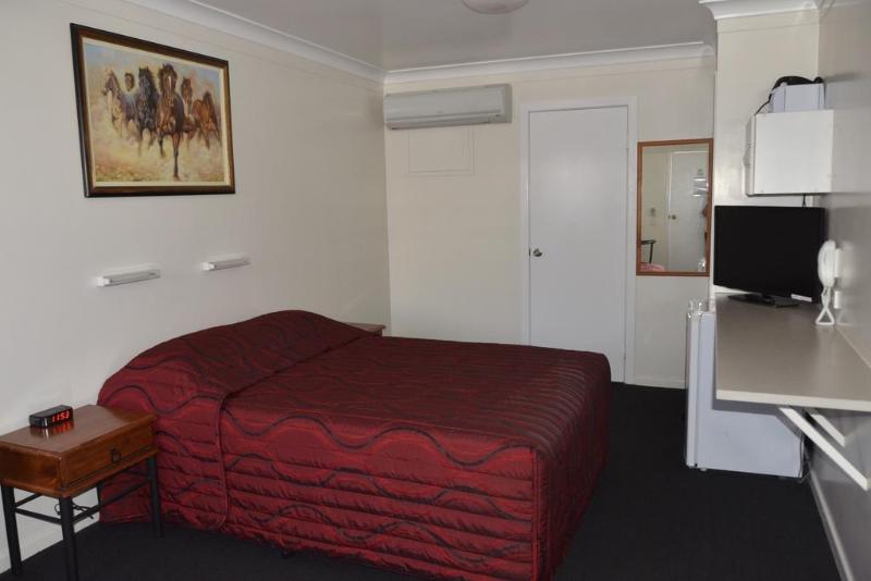 مُتل Charleville Waltzing Matilda Motor Inn