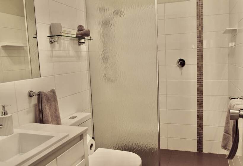 Edge Of The Forest Motel