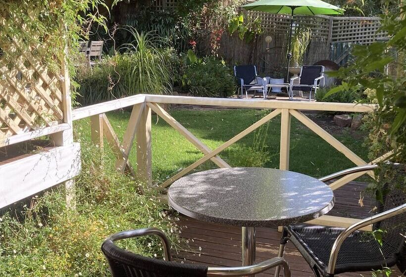 Edge Of The Forest Motel