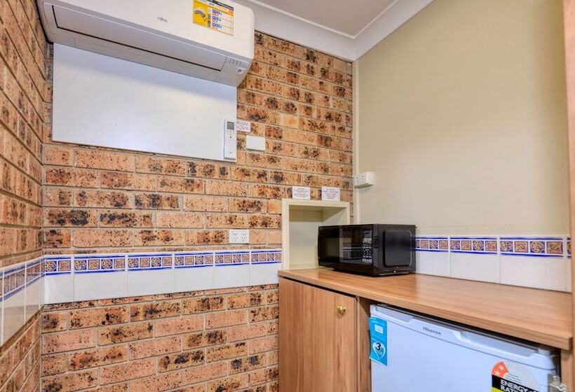 مُتل Forest Lodge Motor Inn & Restaurant