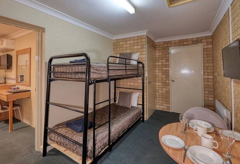 مُتل Forest Lodge Motor Inn & Restaurant