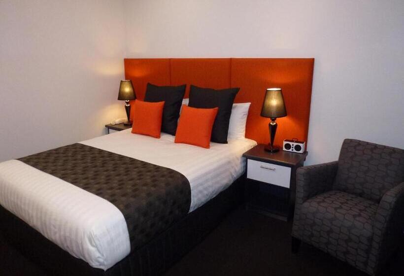 فندق على الطريق Tower Motor Inn