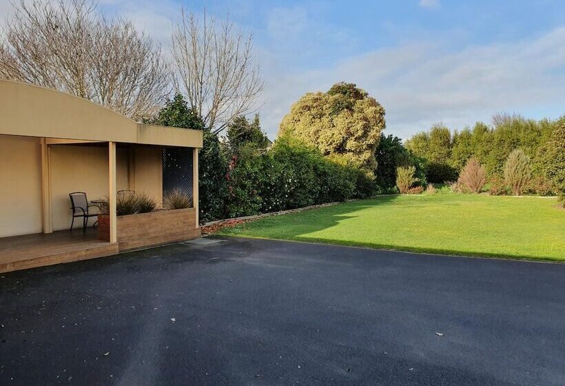 مُتل Tower Motor Inn