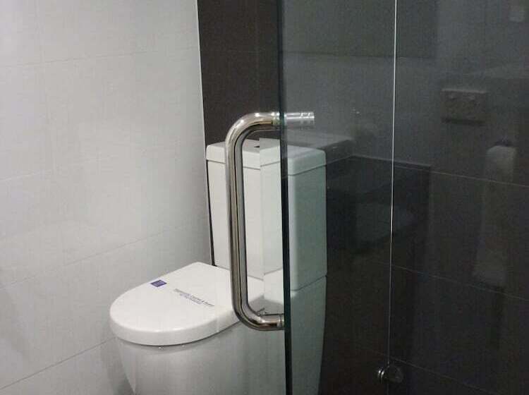 فندق على الطريق Tower Motor Inn