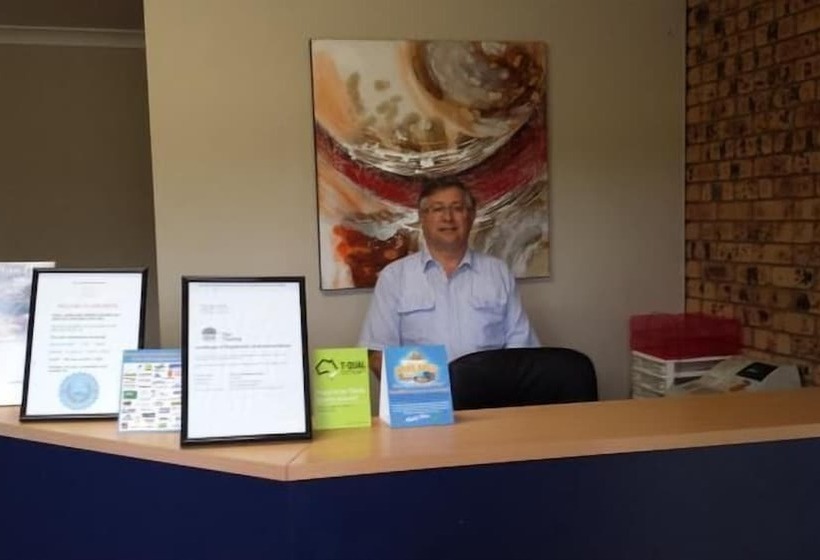 מוטל Hilldrop Motor Inn