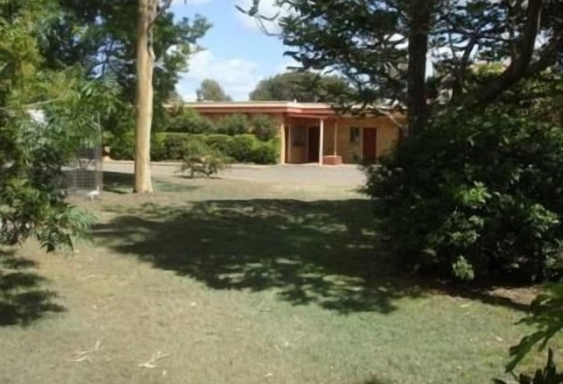 فندق على الطريق Hilldrop Motor Inn