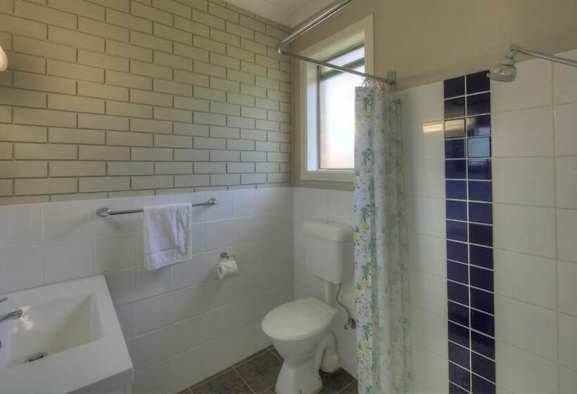 מוטל Hilldrop Motor Inn