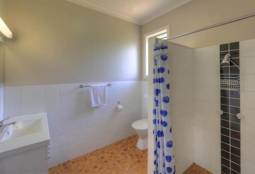 מוטל Hilldrop Motor Inn