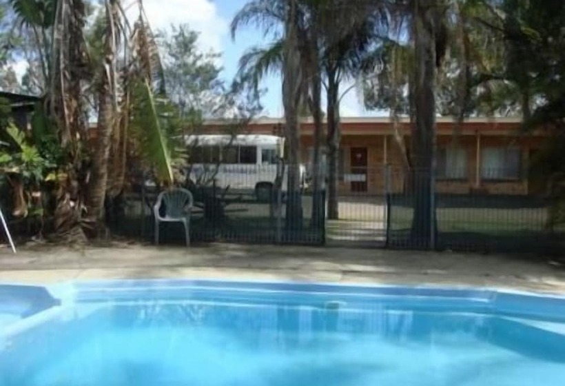 מוטל Hilldrop Motor Inn