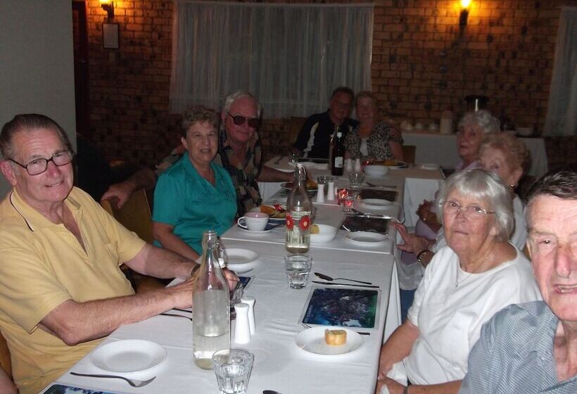 מוטל Hilldrop Motor Inn