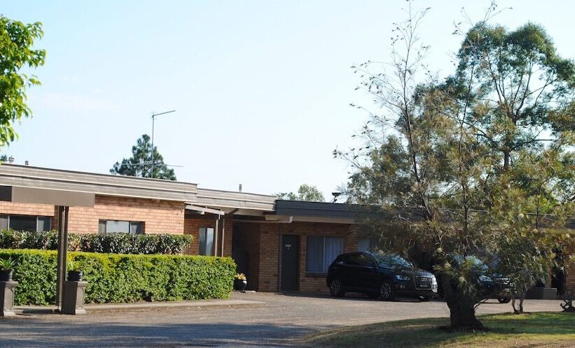 מוטל Hilldrop Motor Inn