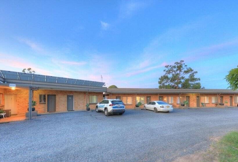 מוטל Hilldrop Motor Inn