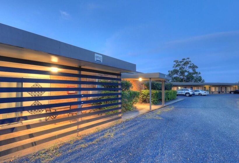 מוטל Hilldrop Motor Inn