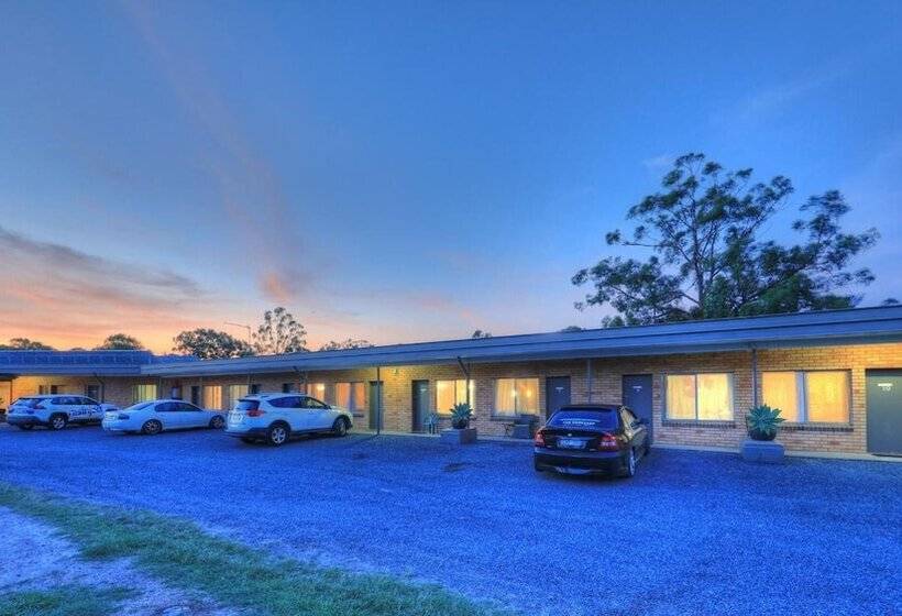 מוטל Hilldrop Motor Inn