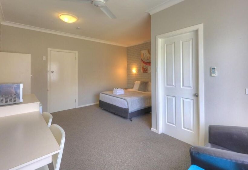 מוטל Hilldrop Motor Inn