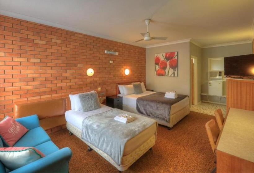 מוטל Hilldrop Motor Inn