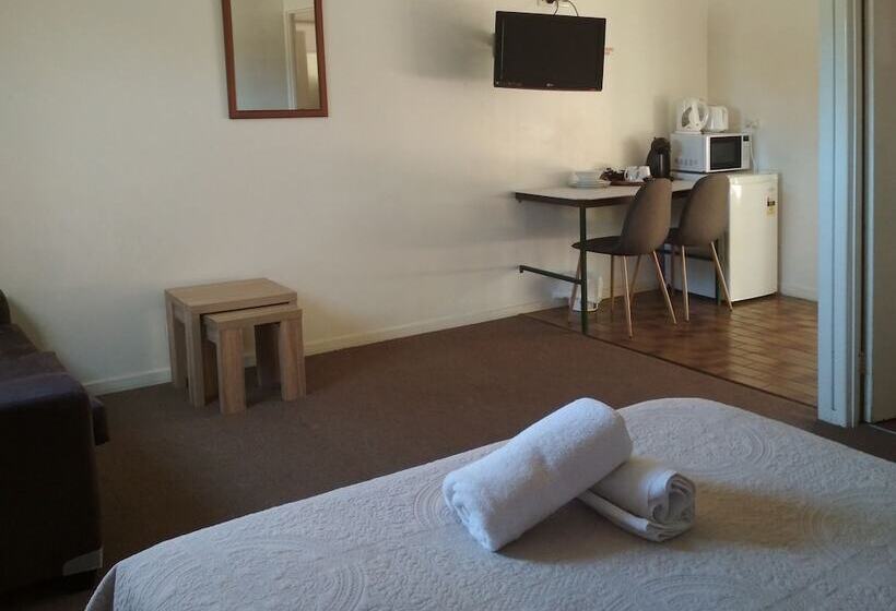 مُتل Ironbark Inn