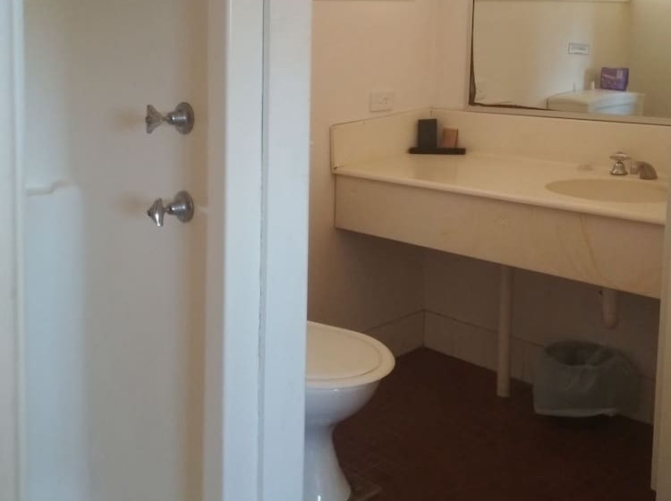 مُتل Ironbark Inn