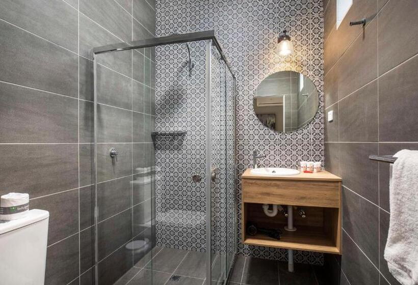 مُتل Nightcap At Rex