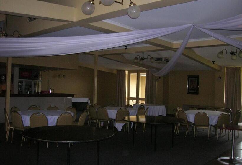 Overlander Hotel Motel