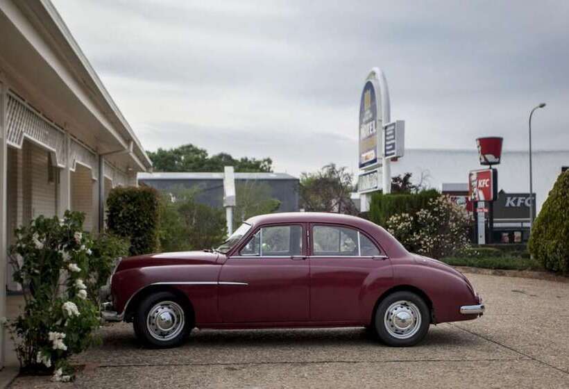 مُتل Redhill Cooma Motor Inn