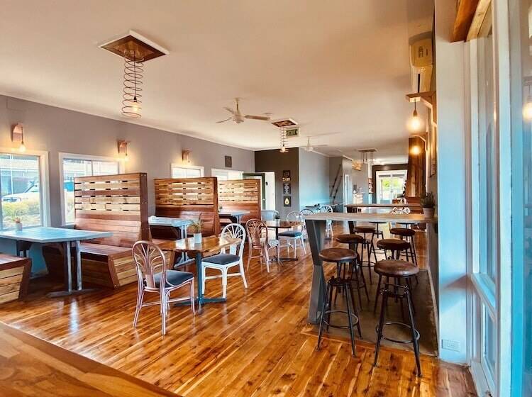 مُتل Redhill Cooma Motor Inn