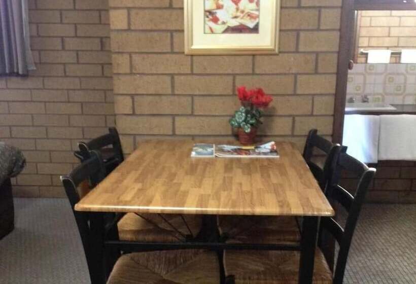 모텔 Rippleside Park Motor Inn